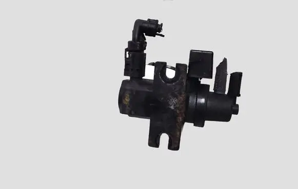 BMW 1 E81 E87 Turbo solenoid valve 70206301 780539101