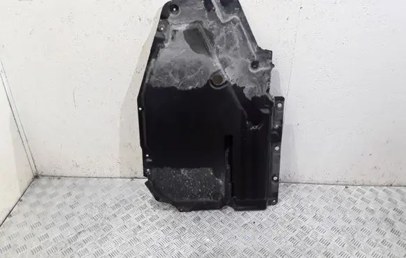 Center/middle under tray cover