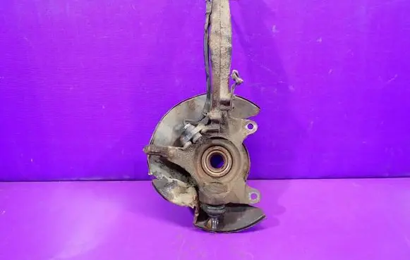 Honda CR-V Front wheel hub spindle knuckle