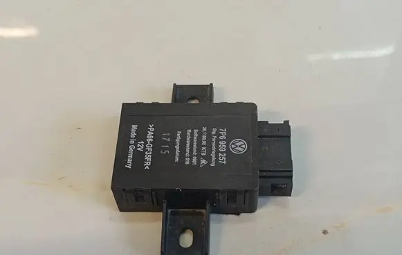 Volkswagen Touareg II Seat heating relay 7P6959257 26110000 171R