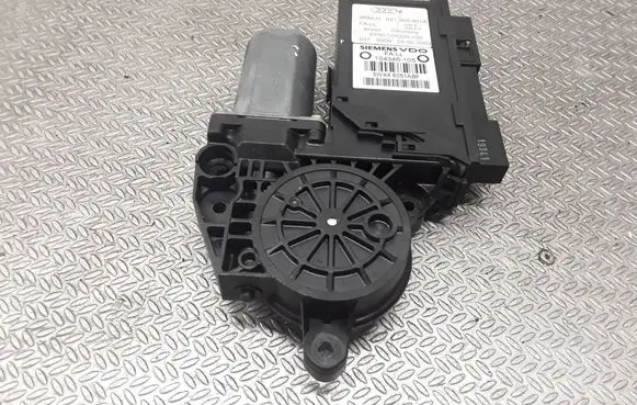 Audi A2 Front door window regulator motor 8Z1959801A