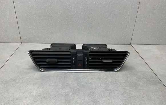 Skoda Octavia Mk3 (5E) Dash center air vent grill 5E0820951A