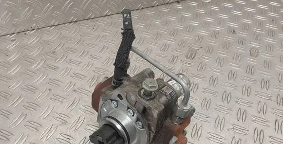 Toyota Avensis T270 Fuel injection high pressure pump 221000R040