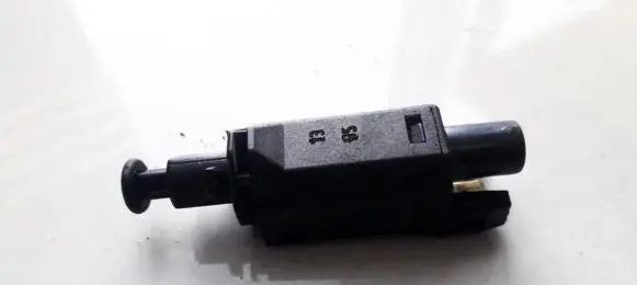 Volkswagen PASSAT B4 Brake pedal sensor switch 191945515