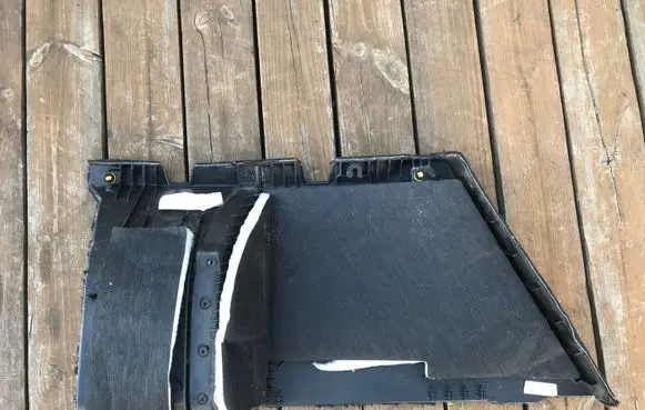 Trunk/boot side trim panel