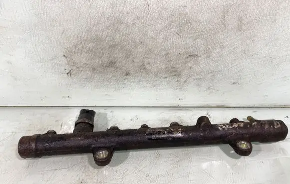 Renault Trafic II (X83) Fuel main line pipe 8200330912 0445214065