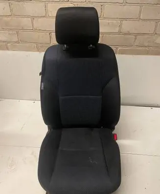 Toyota Scion Front passenger seat A002569252JR