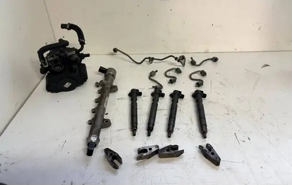 Mercedes-Benz B W246 W242 Fuel injection system set 28297640 0286724FFE A6510701201