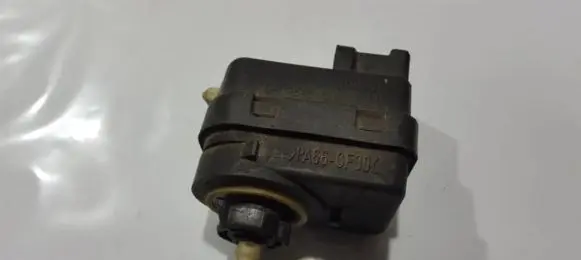 Headlight level adjustment motor