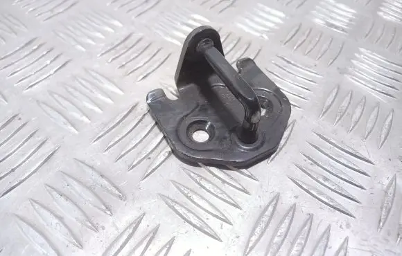 Ford Focus Rear door lock loop/hook striker 