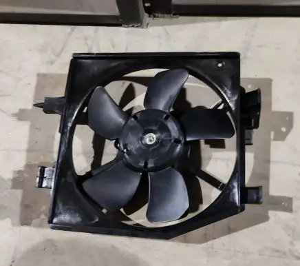 Mazda Protege Radiator cooling fan shroud
