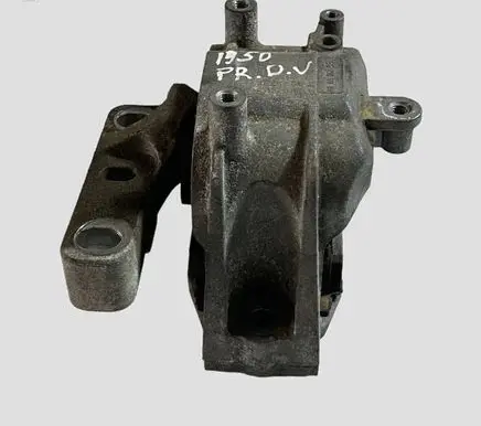 Volkswagen PASSAT B6 Engine mount bracket 1K0199262