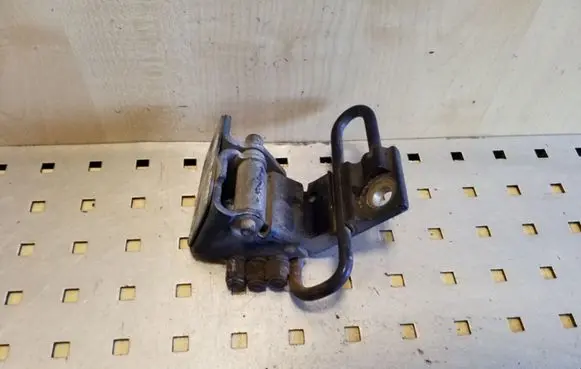 Audi A3 S3 8L Front door lower hinge 