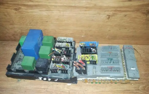 Peugeot 605 Fuse box set