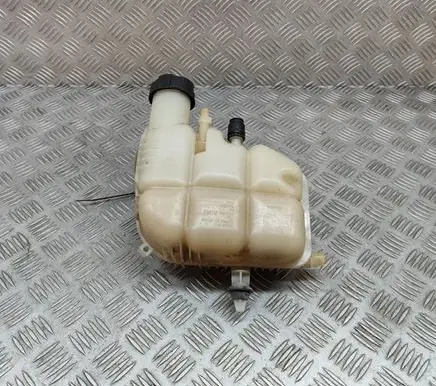 BMW X2 F39 Coolant expansion tank/reservoir 7617362 8687503