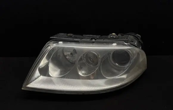 Volkswagen PASSAT B5.5 Headlight/headlamp 3B7941015M