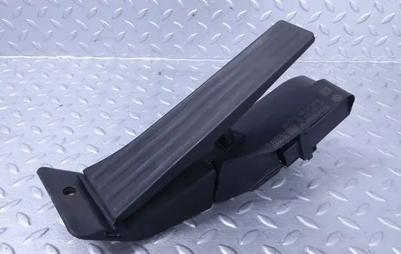 BMW 1 E81 E87 Accelerator throttle pedal 6786589 678658901 35426786589