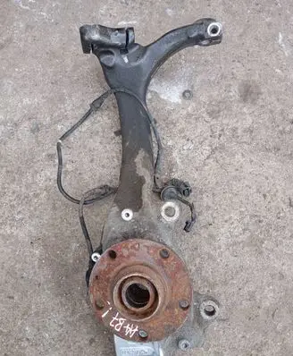 Audi A4 S4 B7 8E 8H Front wheel hub spindle knuckle 8E0407257H