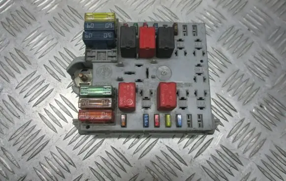 Fiat Punto (188) Fuse box set 46835591