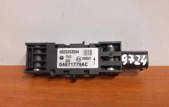 Chrysler 300 - 300C Airbag deployment crash/impact sensor 0825203594 9724