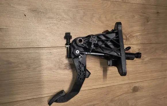 Mercedes-Benz B W246 W242 Clutch pedal A2462900419
