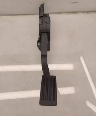 Volvo V40 Accelerator throttle pedal 31341777