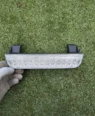 Mitsubishi Pajero Third/center stoplight P9140 P9141