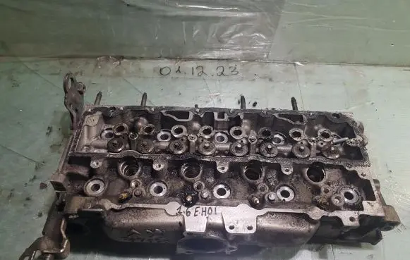 Peugeot 3008 I Engine head 