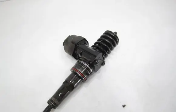 Audi A4 S4 B5 8D Fuel injector 038130073F