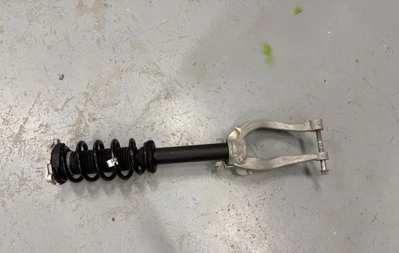 Volvo XC60 Front shock absorber with coil spring 32213633