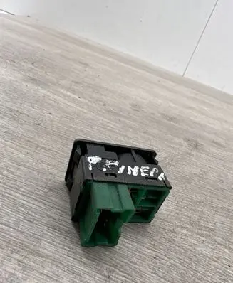 Nissan Primera Wing mirror switch