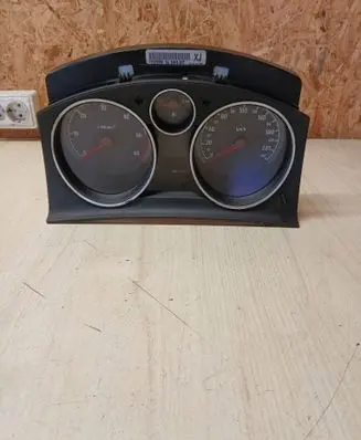 Opel Astra H Speedometer (instrument cluster) 13225988 SW6607