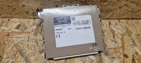 Toyota Avensis T270 Keyless (KESSY) go control unit/module 8999005043 MB2325006640
