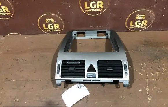 Volkswagen Touran I Dash center air vent grill 1T1819728D