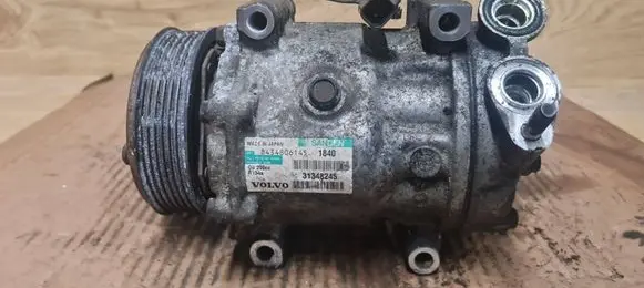 Volvo V50 Air conditioning (A/C) compressor (pump) 31348245