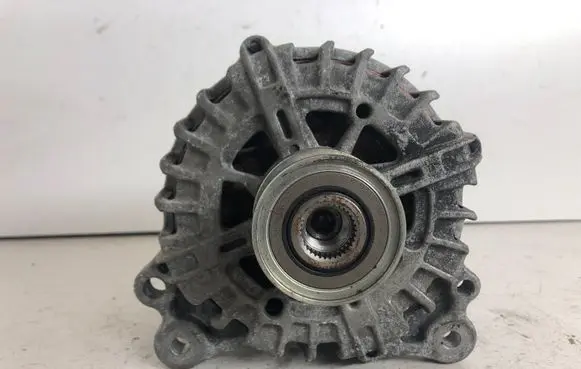 Audi A6 C7 Generator/alternator 04L903017A