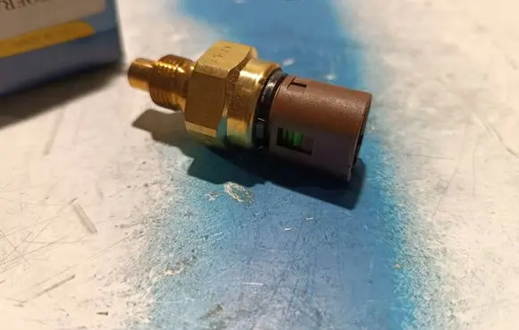 Renault Laguna I Coolant temperature sensor 7.3522