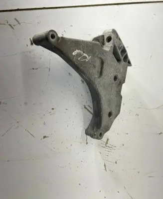 Volkswagen Tiguan Engine mounting bracket 03L199207 KTS103V120 A1S19C03