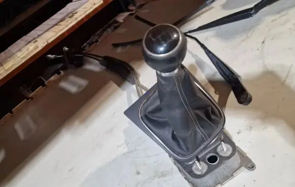Volkswagen Scirocco Gear shifter/selector 1K0711113CG