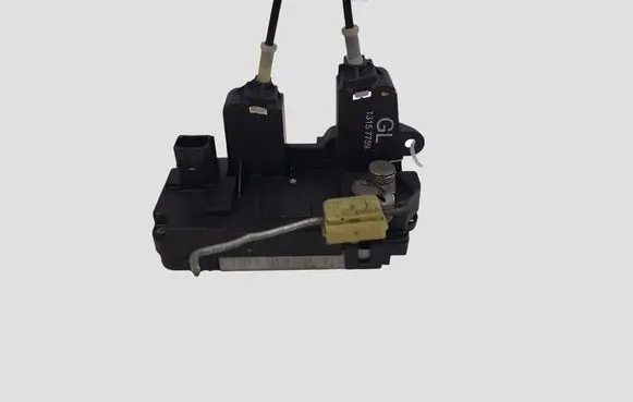 Opel Vectra C Rear door lock 13157759