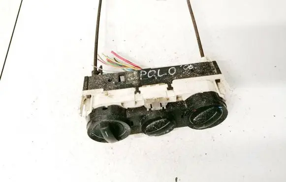 Volkswagen Polo IV 9N3 Climate control unit