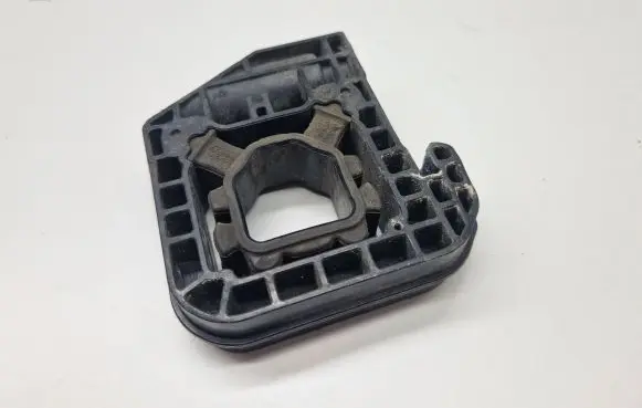 BMW X3 G01 Radiator mount bracket 8642753