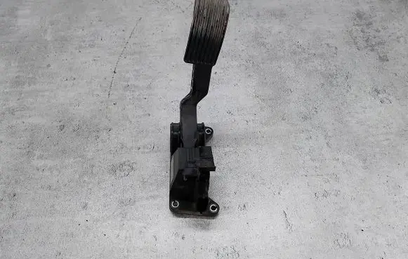Mercedes-Benz Vito Viano W639 Accelerator throttle pedal A6393000604