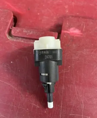 Audi A4 S4 B6 8E 8H Brake pedal sensor switch 24761