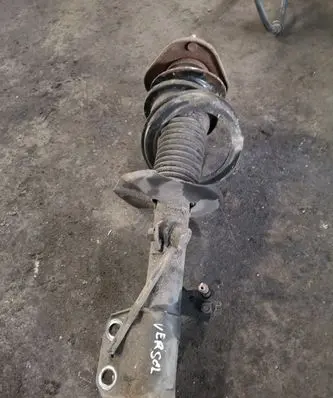 Toyota Corolla Verso AR10 Front shock absorber/damper