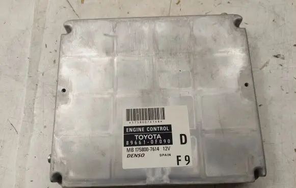 Toyota Corolla Verso AR10 Engine control unit/module MB1758007614 896610F090