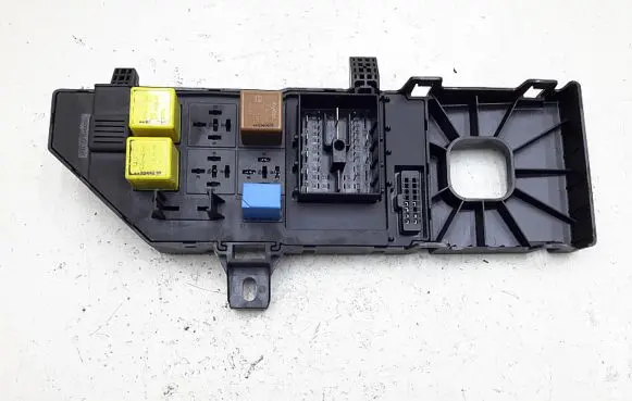 Opel Signum Fuse module 24400590aa