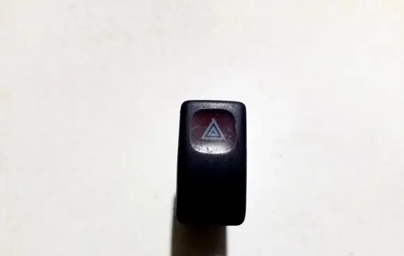 Volkswagen Jetta III Hazard light switch mr83d0t sae-qc82