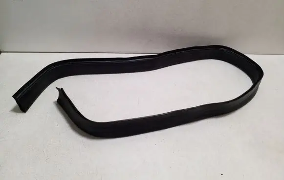 Mercedes-Benz CLS C218 X218 Engine compartment rubber A2126280800