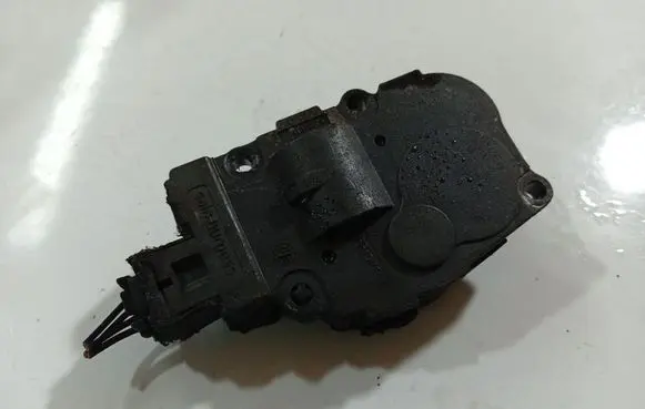 BMW X5 E70 Air flap motor/actuator EFB336